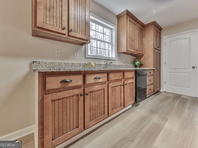 472 Crowe Springs Road, White, GA 30184