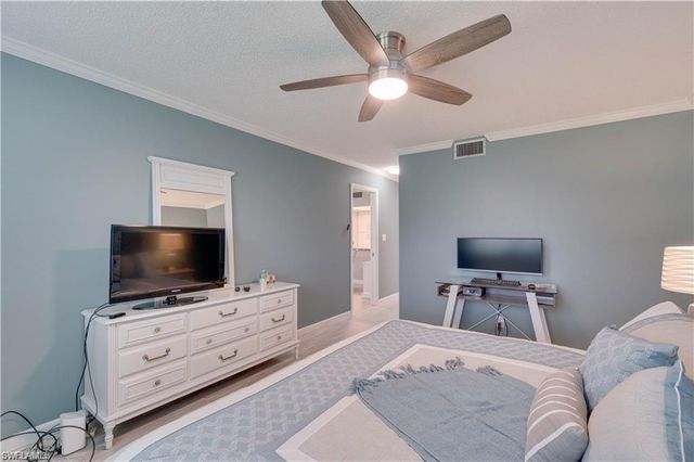 1960 Bald Eagle DR 204A, Naples, FL 34105