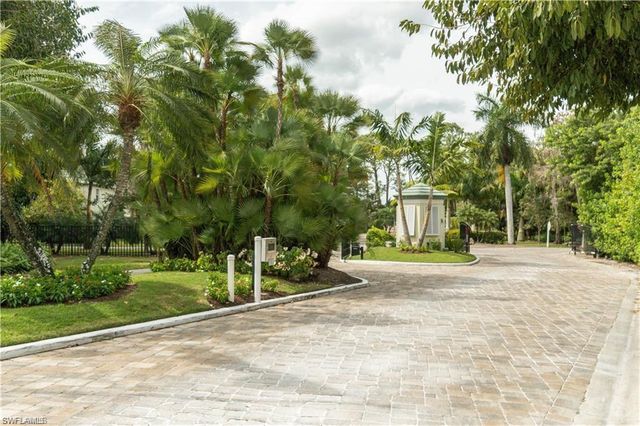 1960 Bald Eagle DR 204A, Naples, FL 34105