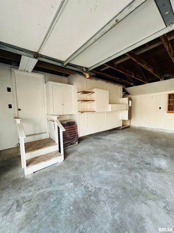 3135 W STARR Street, Peoria, IL 61605