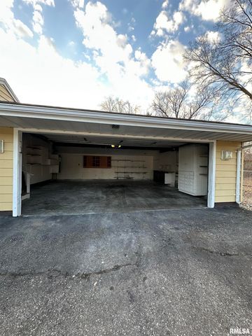 3135 W STARR Street, Peoria, IL 61605