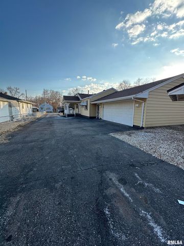 3135 W STARR Street, Peoria, IL 61605