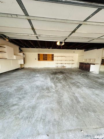 3135 W STARR Street, Peoria, IL 61605