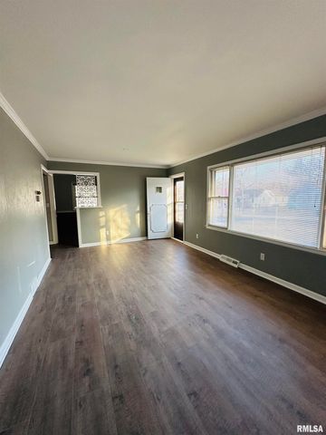 3135 W STARR Street, Peoria, IL 61605