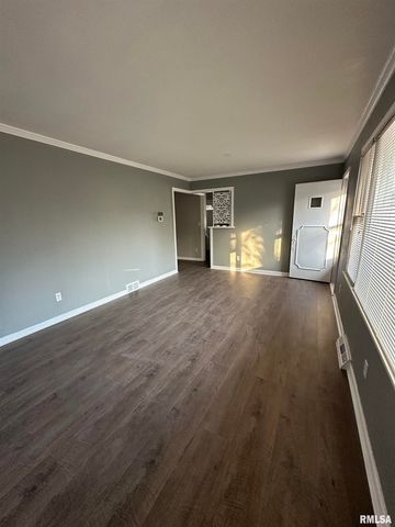 3135 W STARR Street, Peoria, IL 61605