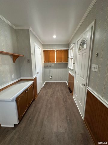 3135 W STARR Street, Peoria, IL 61605