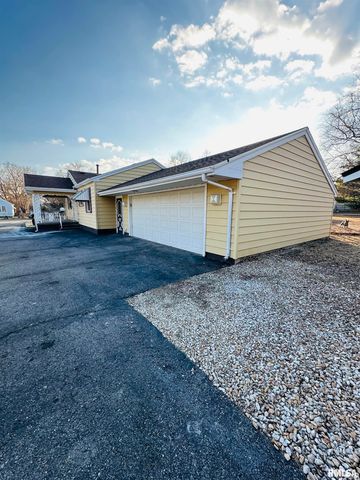 3135 W STARR Street, Peoria, IL 61605