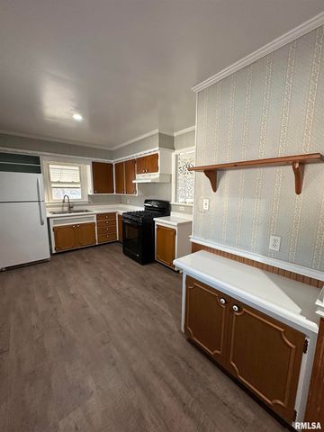 3135 W STARR Street, Peoria, IL 61605