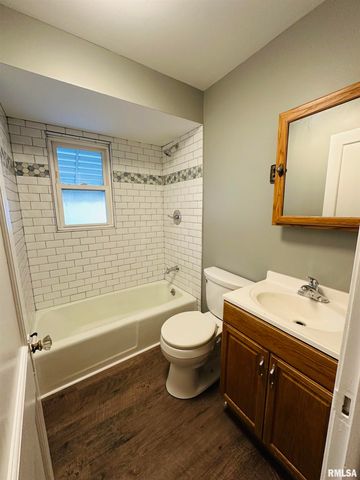 3135 W STARR Street, Peoria, IL 61605