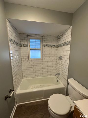 3135 W STARR Street, Peoria, IL 61605