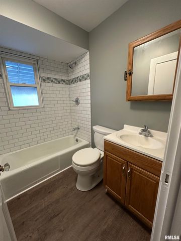 3135 W STARR Street, Peoria, IL 61605