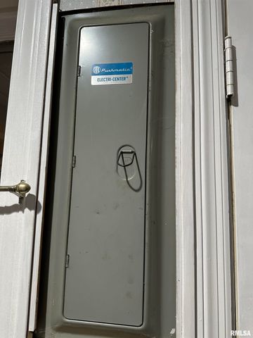 3135 W STARR Street, Peoria, IL 61605