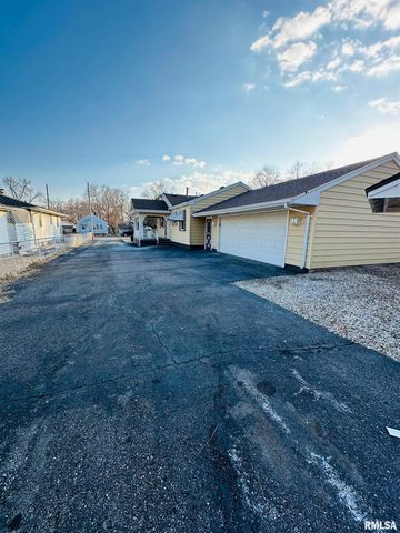 3135 W STARR Street, Peoria, IL 61605