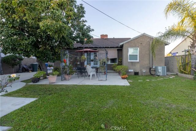 820 W Griswold Rd, Covina, CA 91722