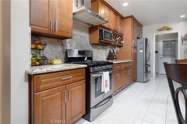 820 W Griswold Rd, Covina, CA 91722