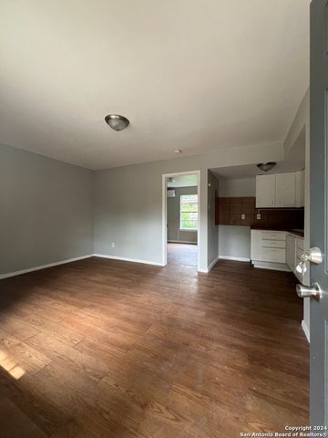 1723 W Mayfield Blvd Apt 2, San Antonio, TX 78211