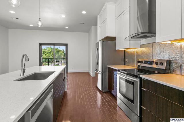 819 S 31 Street, Omaha, NE 68105