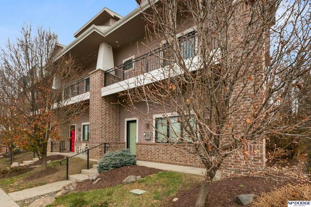 819 S 31 Street, Omaha, NE 68105