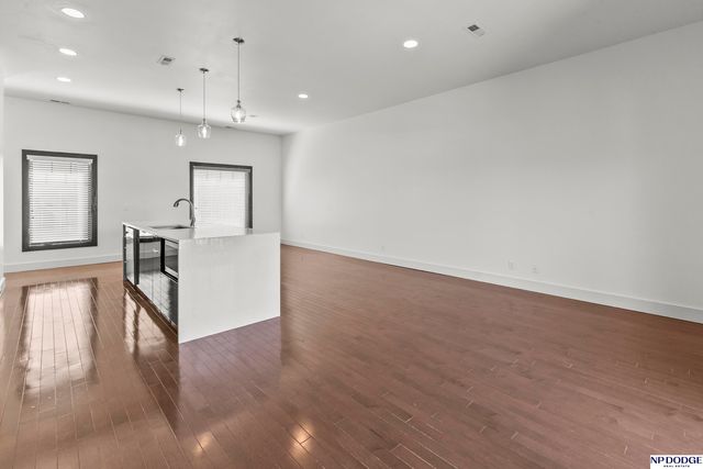 819 S 31 Street, Omaha, NE 68105