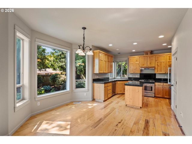 14927 Se CEDAR Ave, Milwaukie, OR 97267