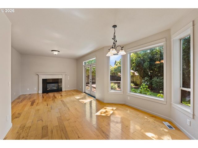 14927 Se CEDAR Ave, Milwaukie, OR 97267