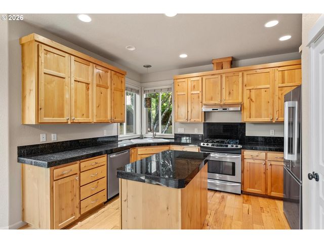14927 Se CEDAR Ave, Milwaukie, OR 97267