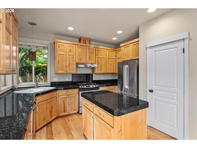 14927 Se CEDAR Ave, Milwaukie, OR 97267