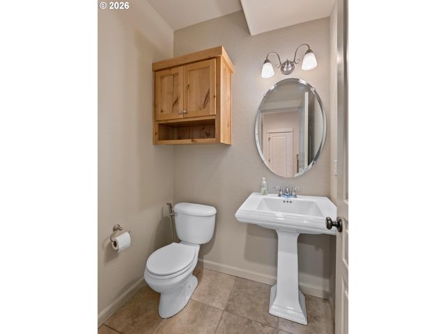 14927 Se CEDAR Ave, Milwaukie, OR 97267