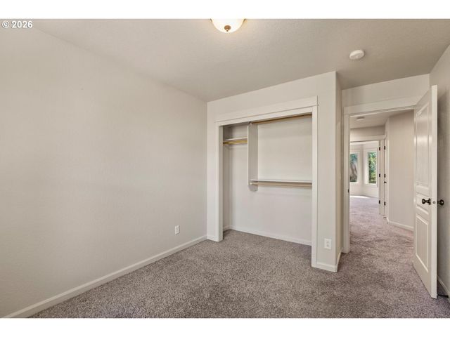 14927 Se CEDAR Ave, Milwaukie, OR 97267