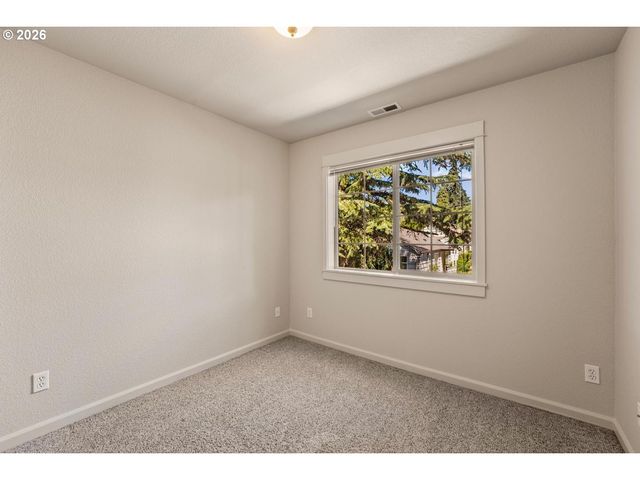 14927 Se CEDAR Ave, Milwaukie, OR 97267