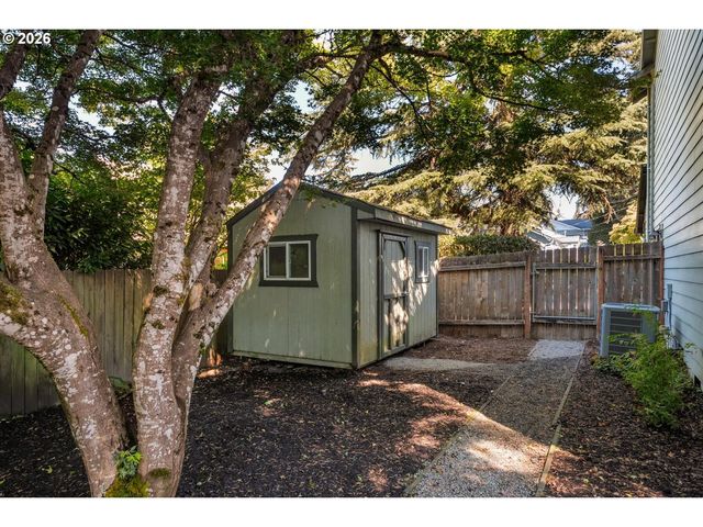 14927 Se CEDAR Ave, Milwaukie, OR 97267