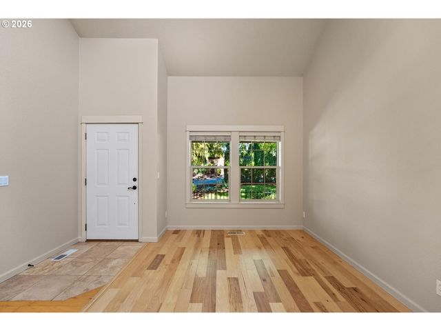 14927 Se CEDAR Ave, Milwaukie, OR 97267