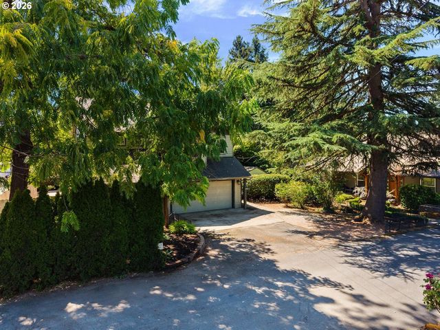14927 Se CEDAR Ave, Milwaukie, OR 97267