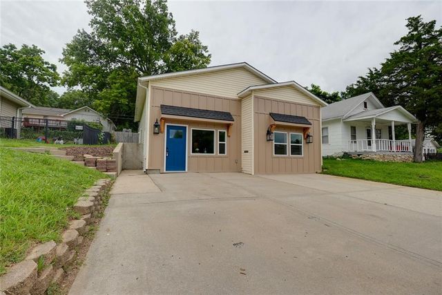 11420 E Simpson Avenue, Independence, MO 64054