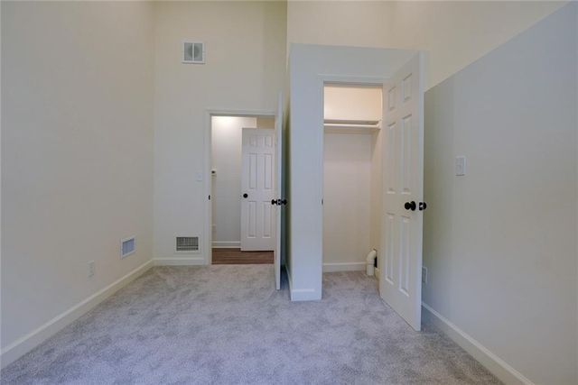 11420 E Simpson Avenue, Independence, MO 64054