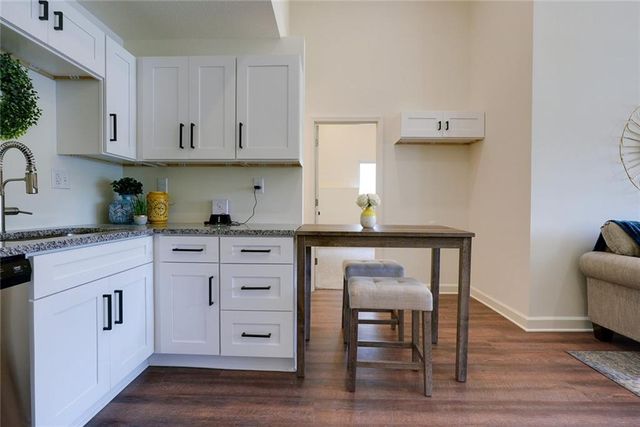 11420 E Simpson Avenue, Independence, MO 64054