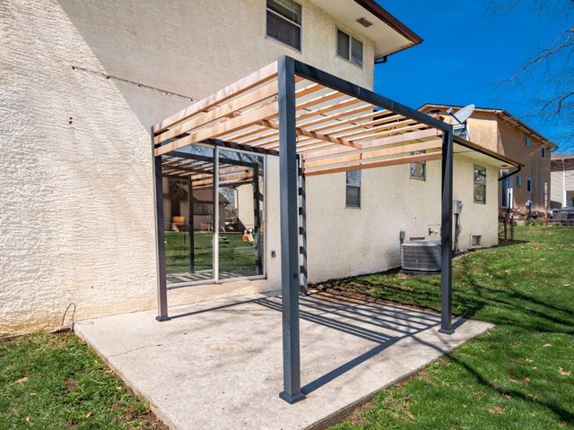 1638 Carrigallen Lane, Columbus, OH 43228