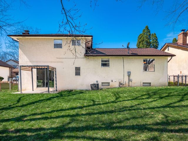 1638 Carrigallen Lane, Columbus, OH 43228