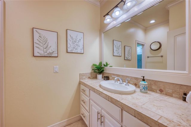 604 Fault Line DR, Horseshoe Bay, TX 78657