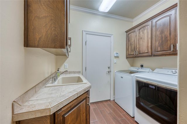 604 Fault Line DR, Horseshoe Bay, TX 78657