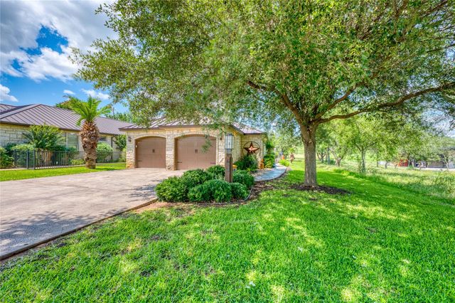 604 Fault Line DR, Horseshoe Bay, TX 78657