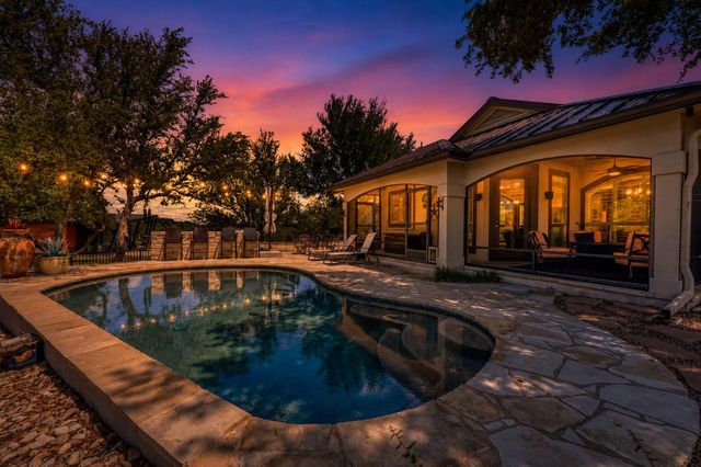 604 Fault Line DR, Horseshoe Bay, TX 78657