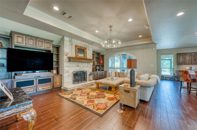 604 Fault Line DR, Horseshoe Bay, TX 78657