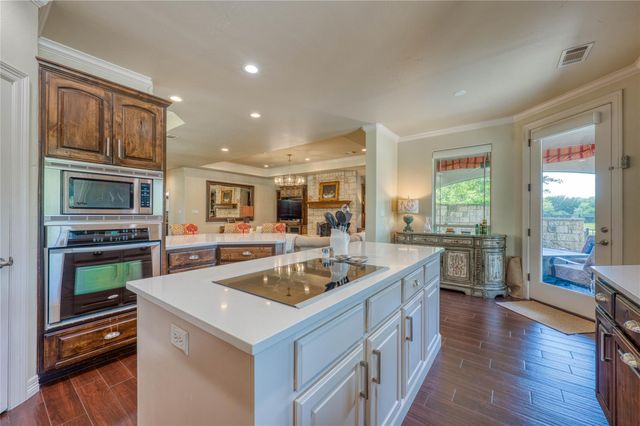 604 Fault Line DR, Horseshoe Bay, TX 78657