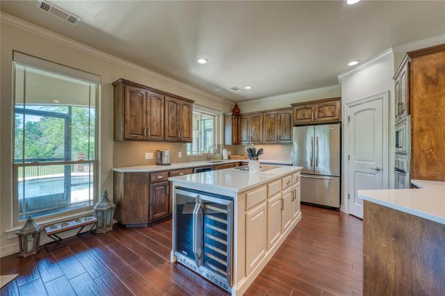 604 Fault Line DR, Horseshoe Bay, TX 78657