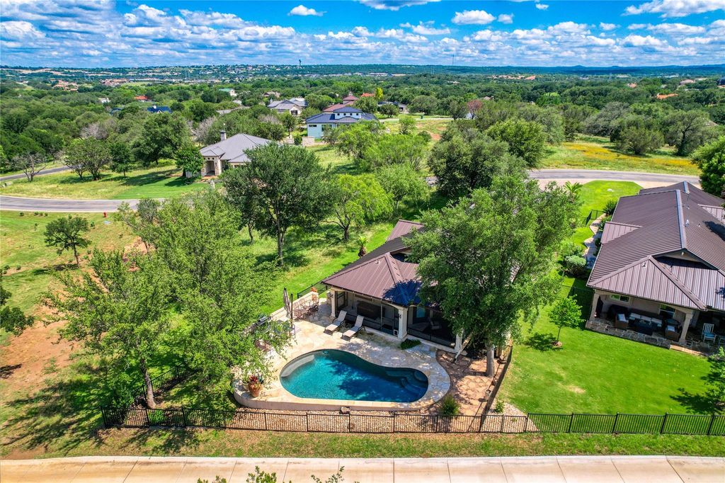 604 Fault Line DR, Horseshoe Bay, TX 78657