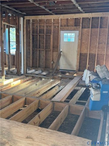 3702 Woodlawn St, Hopewell, VA 23860