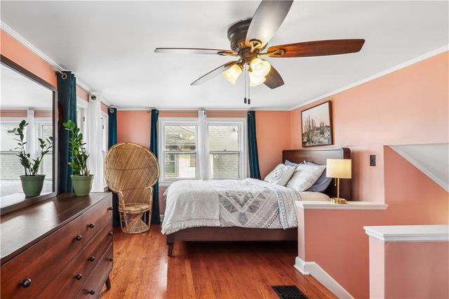 7148 Oak Street, Kansas City, MO 64114