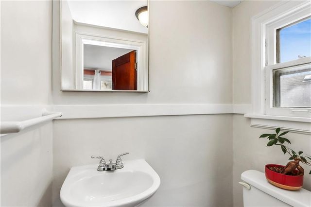 7148 Oak Street, Kansas City, MO 64114