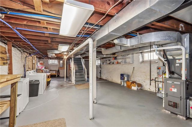 7148 Oak Street, Kansas City, MO 64114